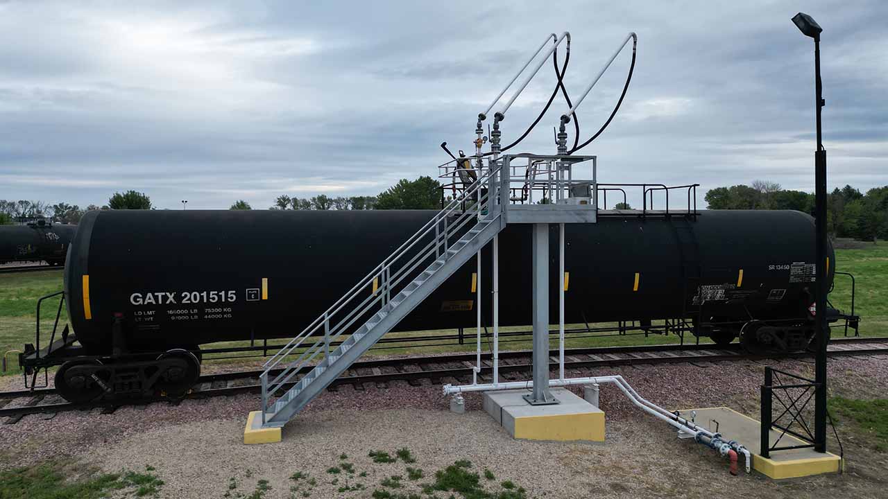 unloading propane railcars